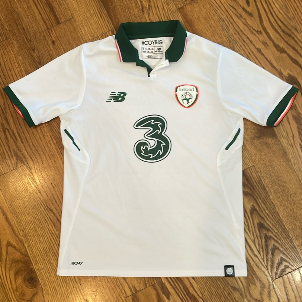 Youth Ireland National Team New Balance 2017/18 Away Replica Team Jersey.